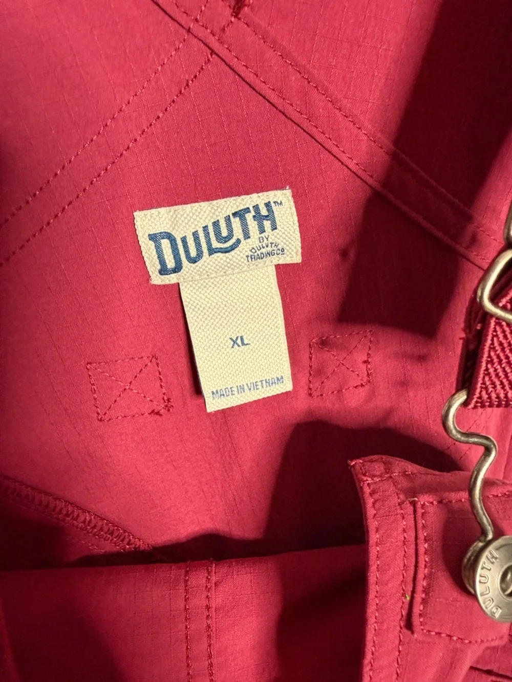 Duluth Trading Co Wine heirloom gardening Short Overalls - Picture 5 of 15